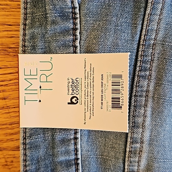 Time and Tru cropped jeans - Picture 7 of 10